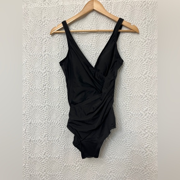 Miraclesuit Oceanus One Piece Size 10 Black Modest Slimming Beach Pool Cruise - Picture 15 of 16